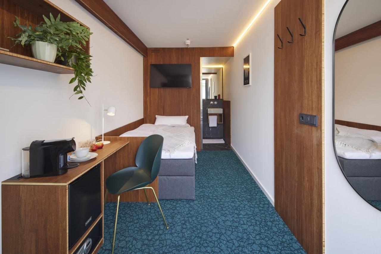 Tin Inn Montabaur L Einfach Gut - Das Hotel Aus Hochwertig Ausgebauten Ueberseecontainern エクステリア 写真